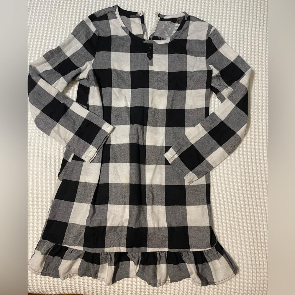 Girl’s Black and White Plaid Long Sleeve Nightgown